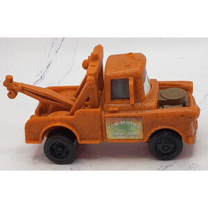2006 Disney Pixar Cars McDonald's Happy Meal Toy MATER Tow Truck